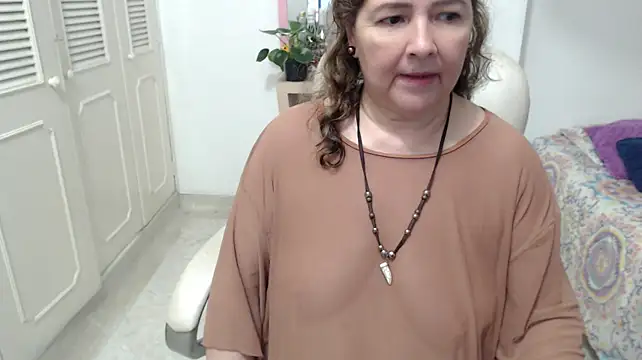 leonela_69 Adlı Modelin Canlı XXX Sohbeti