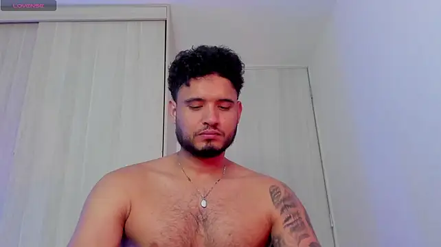 AUSTINN_TORRES 라이브 XXX 채팅