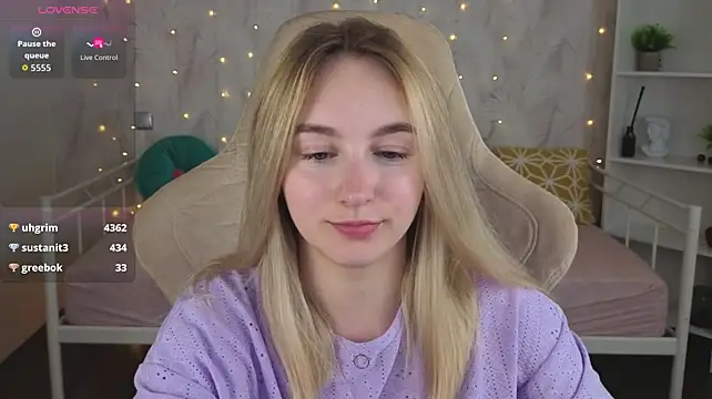 XXX chat uživo modela Shy_Polly