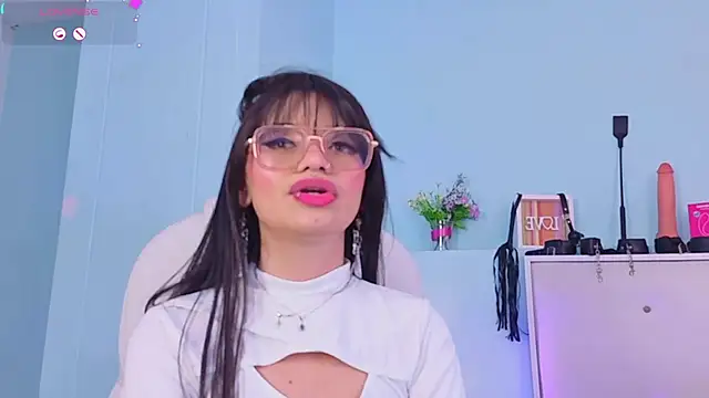 Emerald_gh live XXX chat