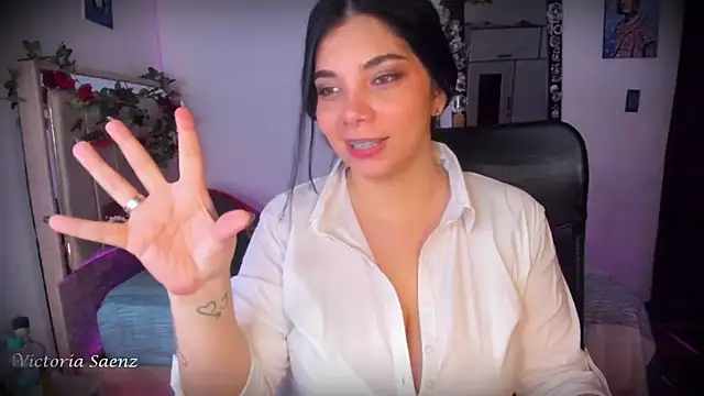 Chatroom XXX en direct de victoriaasaenz_