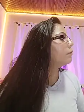 Chatroom XXX en direct de ROUSSE_SINCLAIR