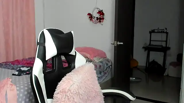 __Emma__11__Lecat_'s Live XXX Chat