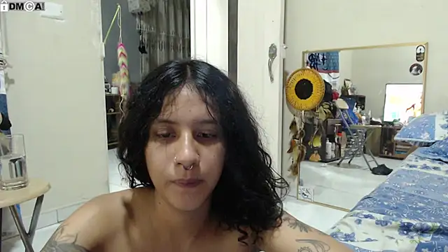 Chatroom XXX en direct de AlinaWoolf_