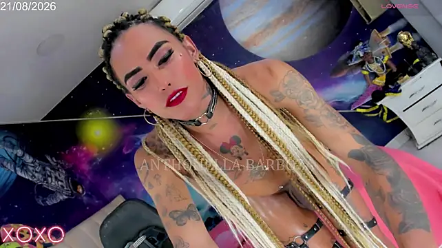 Chatroom XXX en direct de Nella_Dolls