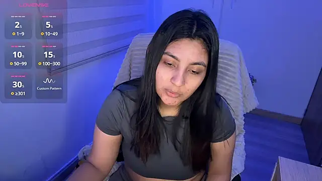 cloe_small's Live XXX Chat