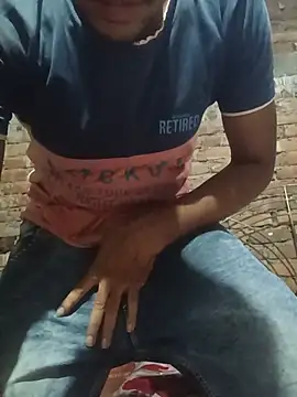 Show webcam de DesiBoy_Live