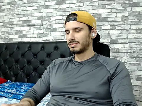 MrTyler667 Live XXX Chat