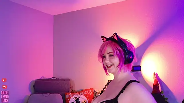 Chat XXX Live Angel-Lewd-Cake