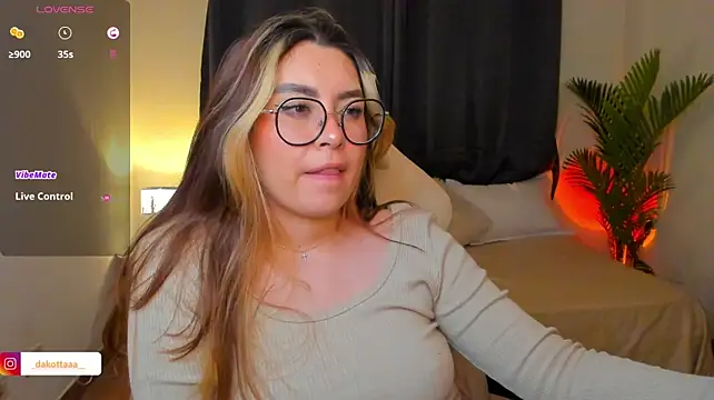 dakottaa_ Live XXX-Chat