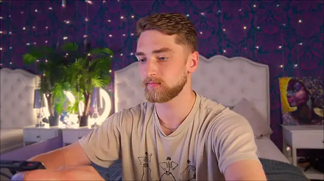 Czat XXX na żywo – Dexter_Raze