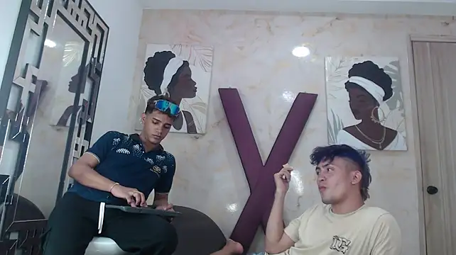 แชท XXX สดของ VERY_HOT_GUYS