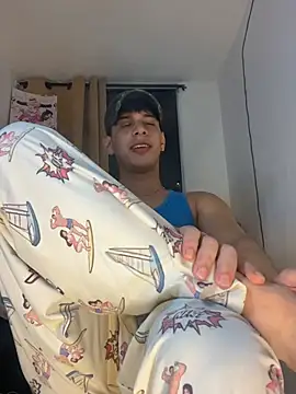 Roronoa__Zoro's Live XXX Chat