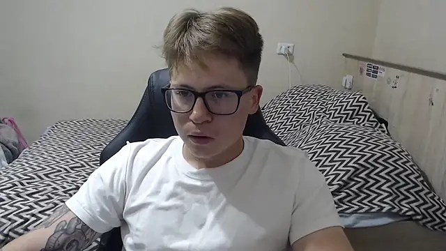 Maxxxgayboy Webcam-Show