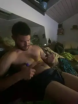 צ'אט XXX בשידור חי של MrTwister666