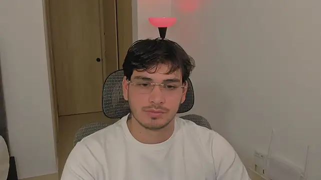 thiaann Chat XXX in diretta