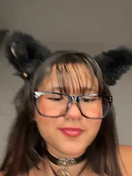 Chat XXX ao vivo de ivi_sunny