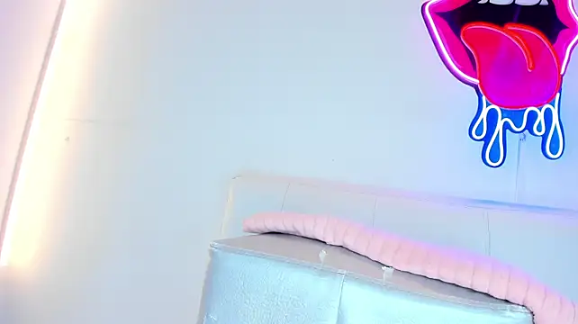 Litzy1_ Chat XXX in diretta
