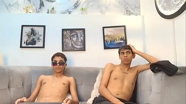 Онлайн чат XXX RED_ZONE_BOYS