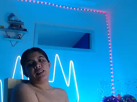 Chat +18 de danna_mondragon ao vivo