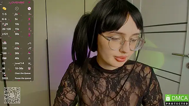 Chatroom XXX en direct de AdeLuna