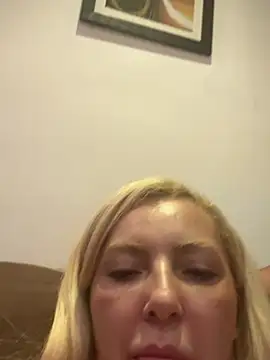 Show modela Juuhschmitt na web-kameri