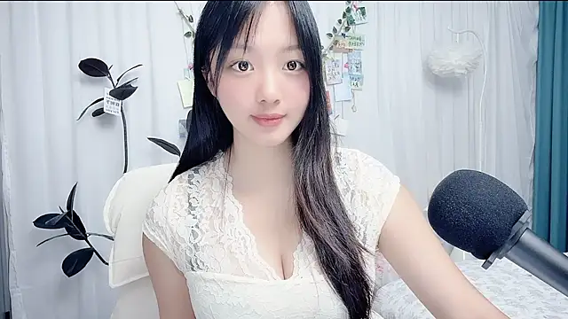 Winnie666999 Adlı Modelin Canlı XXX Sohbeti