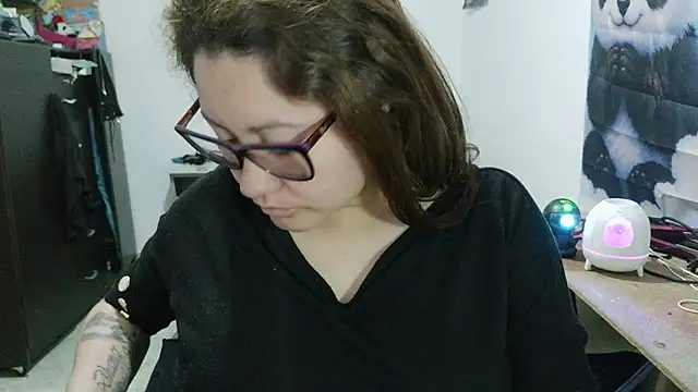 Czat XXX na żywo – curly_greeneyed