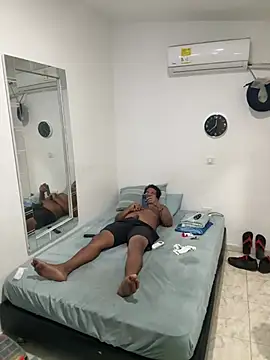 bigdick211292 লাইভ XXX চ্যাট