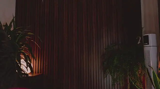 carolinerousev's Live XXX Chat