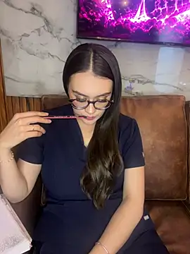 AprilDeRossi Adlı Modelin Canlı XXX Sohbeti