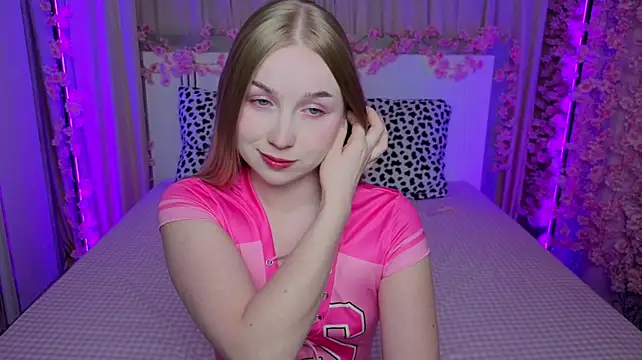 LilyStarlight Adlı Modelin Canlı XXX Sohbeti