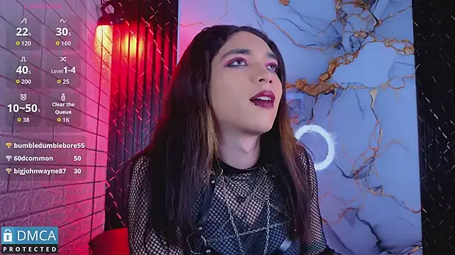 MaeveKuro élő XXX-chatje