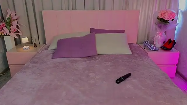 Ariana_Petite Webcam show