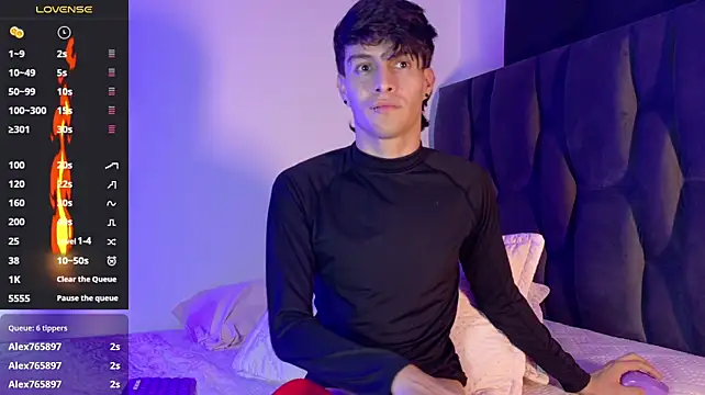 axxxel_twink Adlı Modelin Web Kamerası Şovu