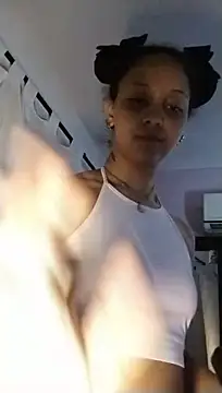 Chatroom XXX en direct de MIlan333X