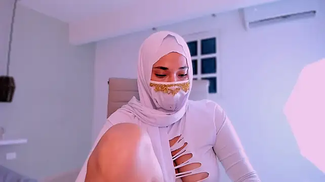 LittleNoor's Live XXX Chat