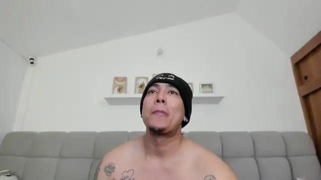 erotic_sins' Live XXX Chat