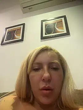 Chatroom XXX en direct de Juuhschmitt