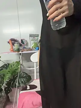 Nana-19のウェブカメラショー