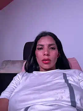 Chatroom XXX en direct de AlisSon__hot