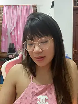 -Lyly_69 网络视讯表演
