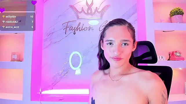 Chat XXX en directo de CandyDance1_