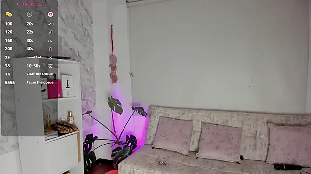 Chat +18 de missweetpeach ao vivo