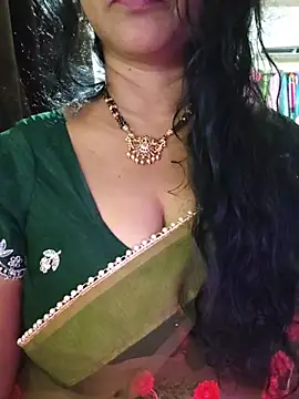SRUTHI-8 Chat XXX in diretta