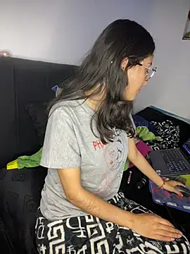 hotwife26 在線直播表演