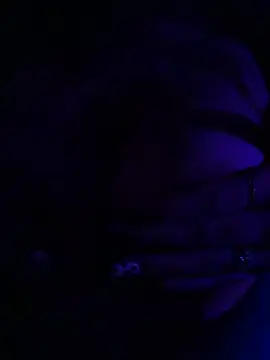 Chatroom XXX en direct de KARISHMA-STRIP