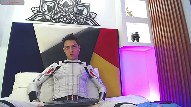 Вебкам-шоу Hell_Boy_06