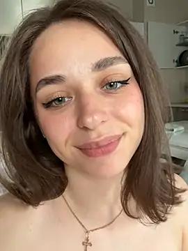yoyogirlx Show in webcam