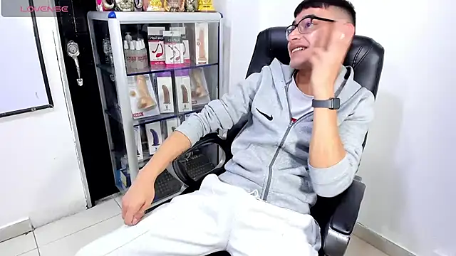 Živý XXX chat Alexx_bigcockk